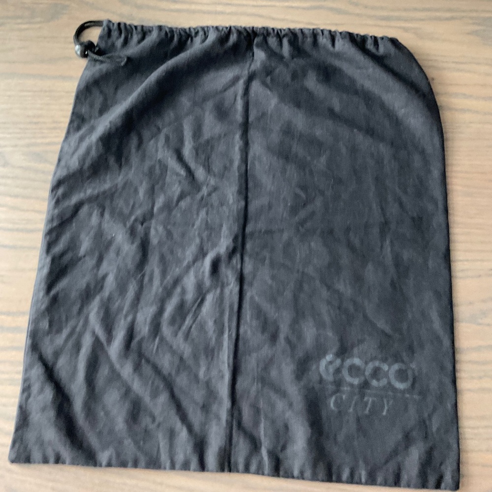 Ecco City double shoe bag.Charcoal in Color.  Drawstring closure.  V Good Condit
